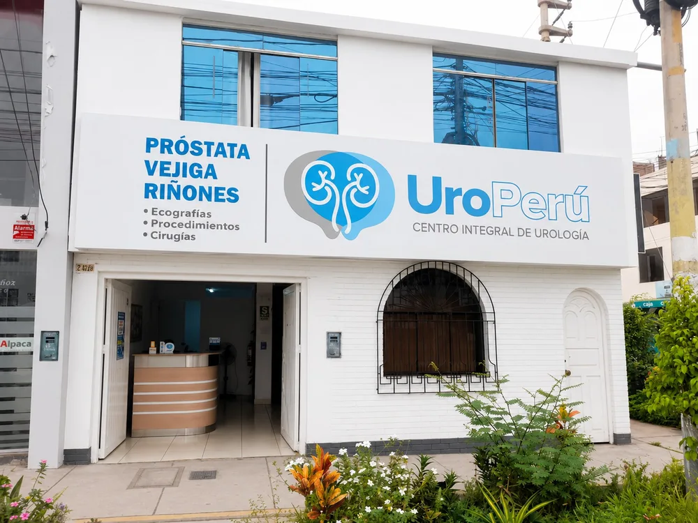 Fachada de la sede UroPerú en Nuevo Chimbote