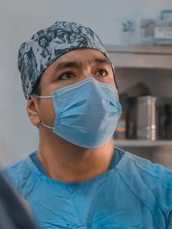 Dr. Víctor M. Soles Quineche, urólogo en Chimbote
